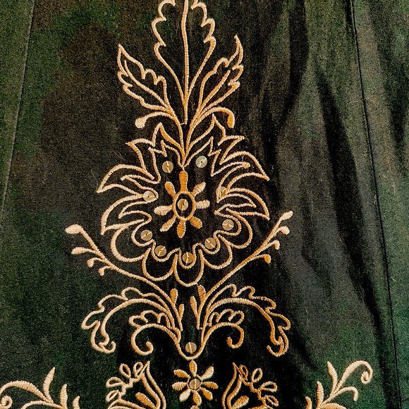 Vintage Embroidered Skirt - Picture 2 of 2
